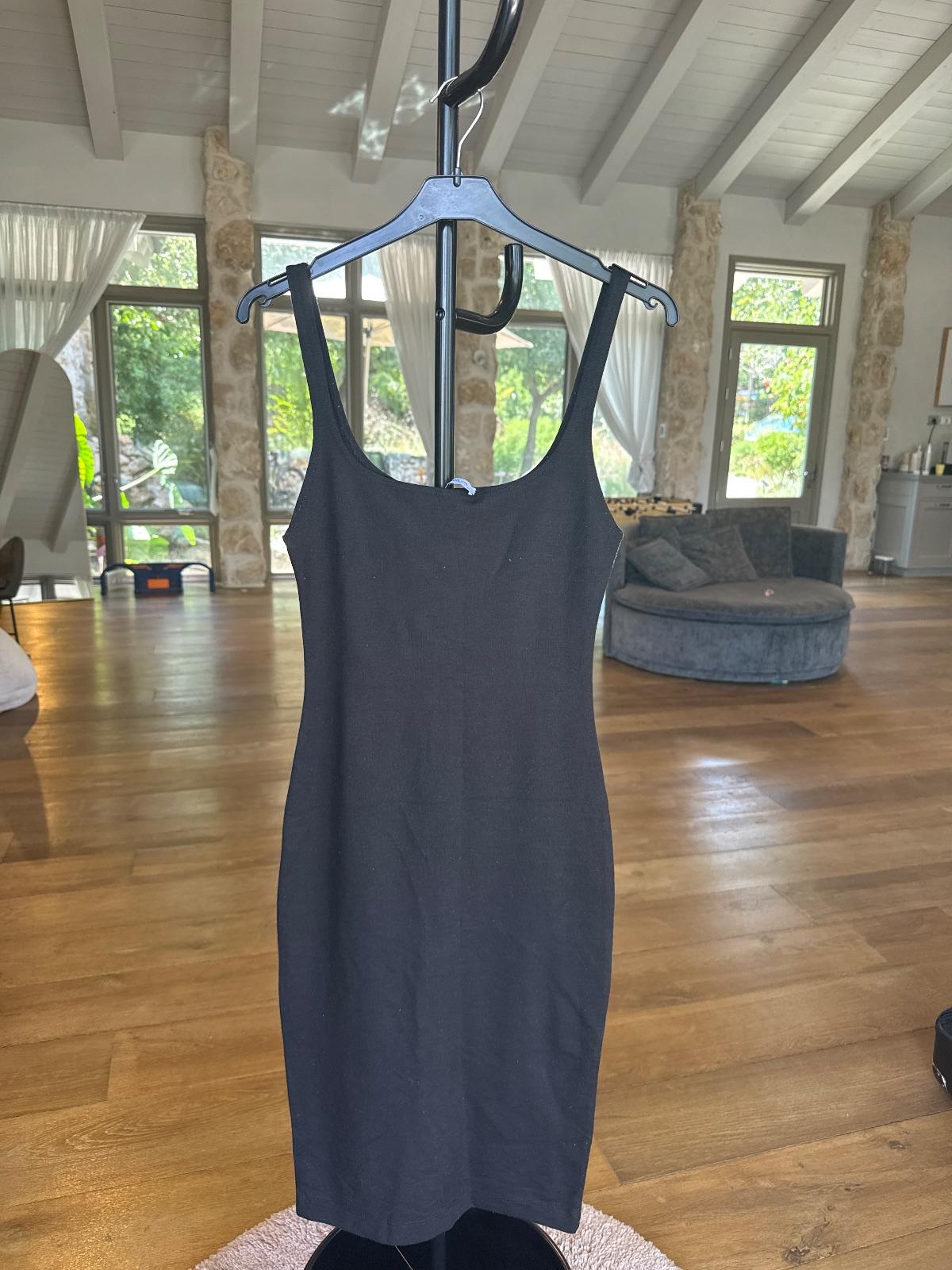 שמלת בודיקון שחורה Zara