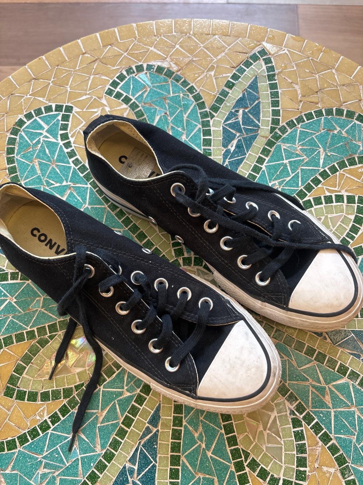 נעלי Converse All Star שחורות ולבנות