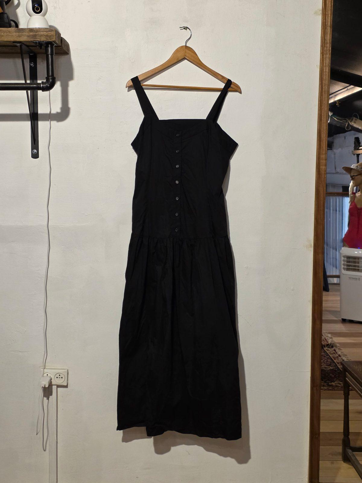 שמלה שחורה עם כפתורים Oneitem 4