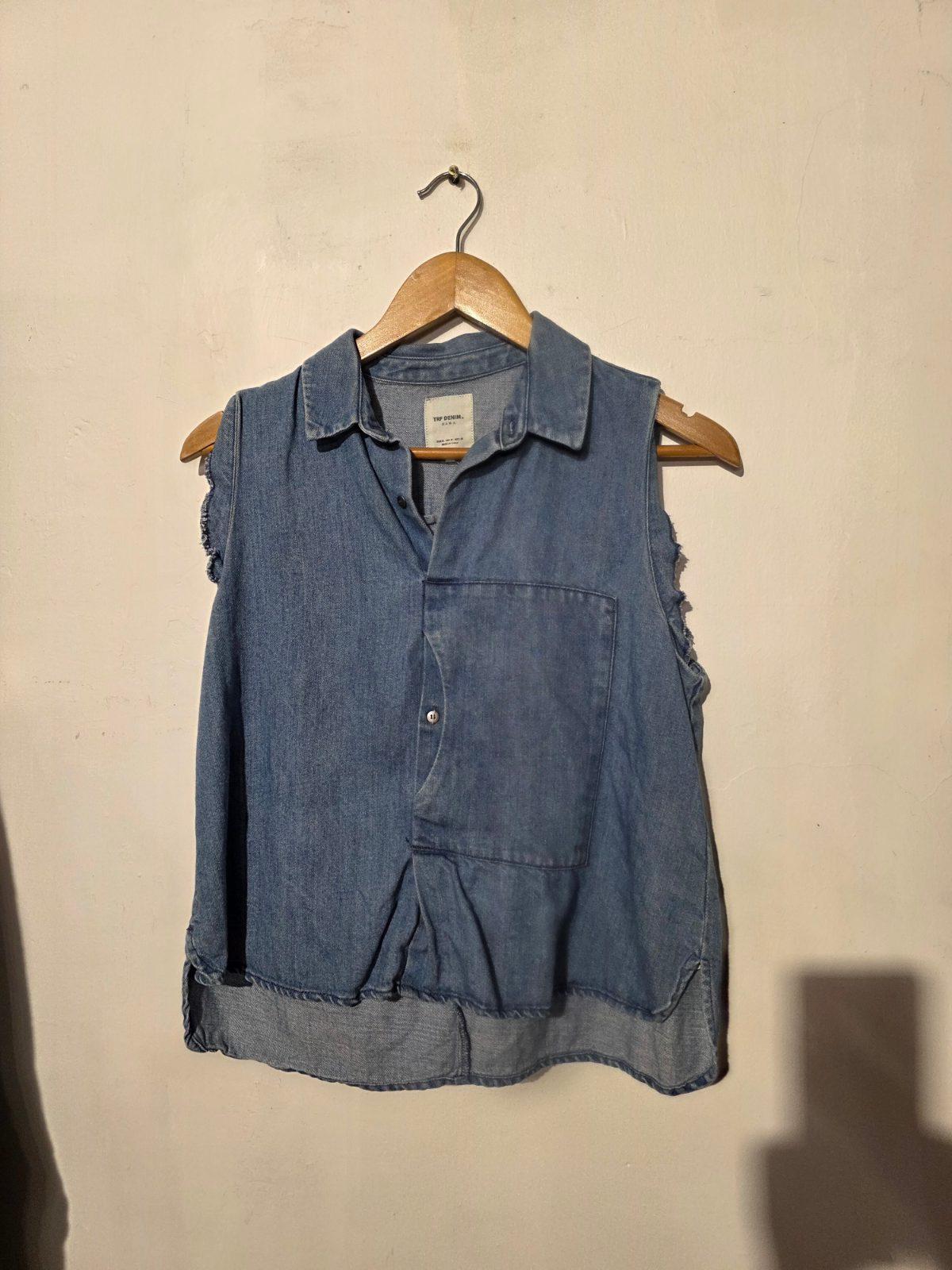 חולצת ג'ינס ללא שרוולים Zara