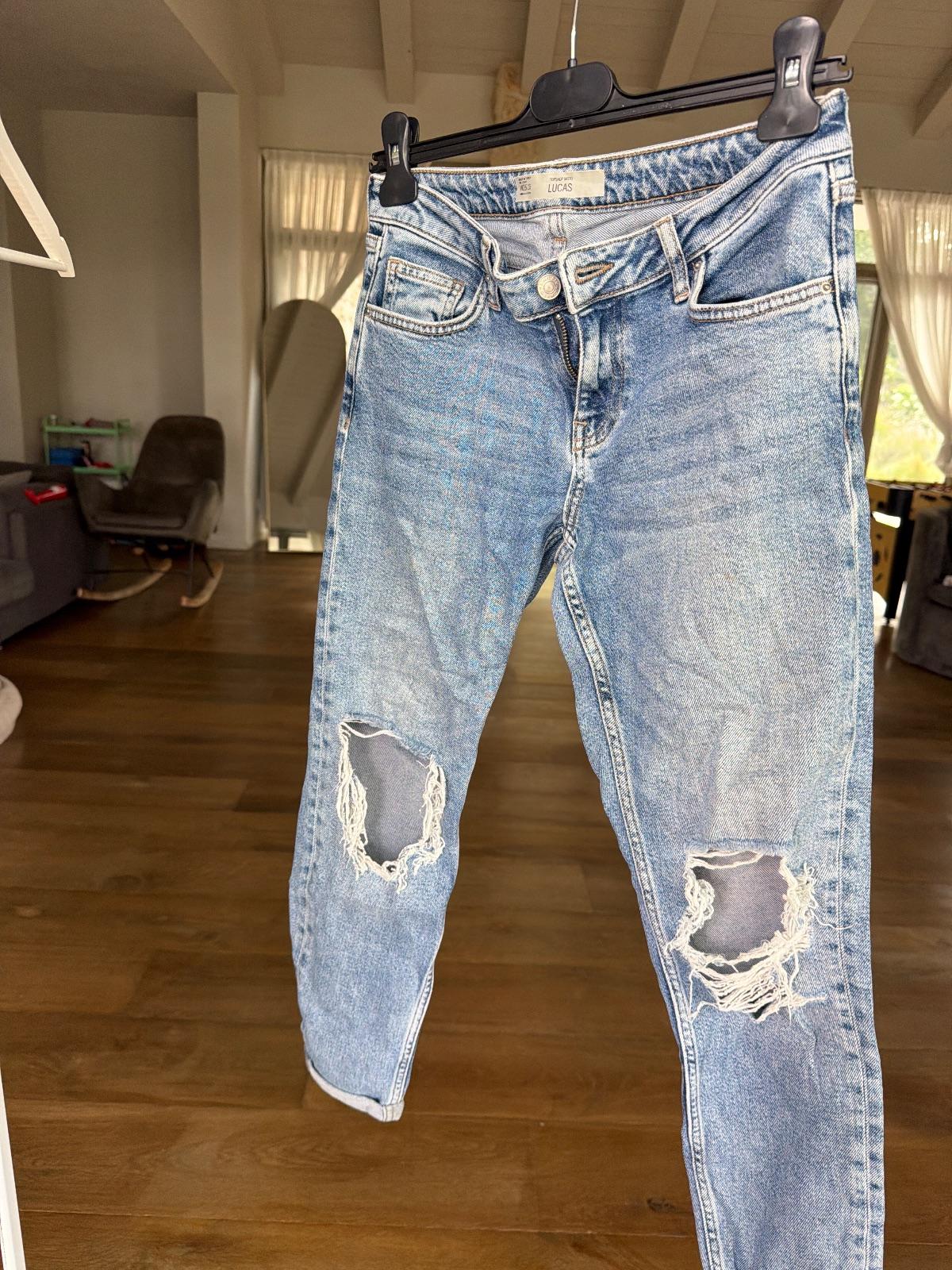 ג'ינס Topshop Moto עם קרעים