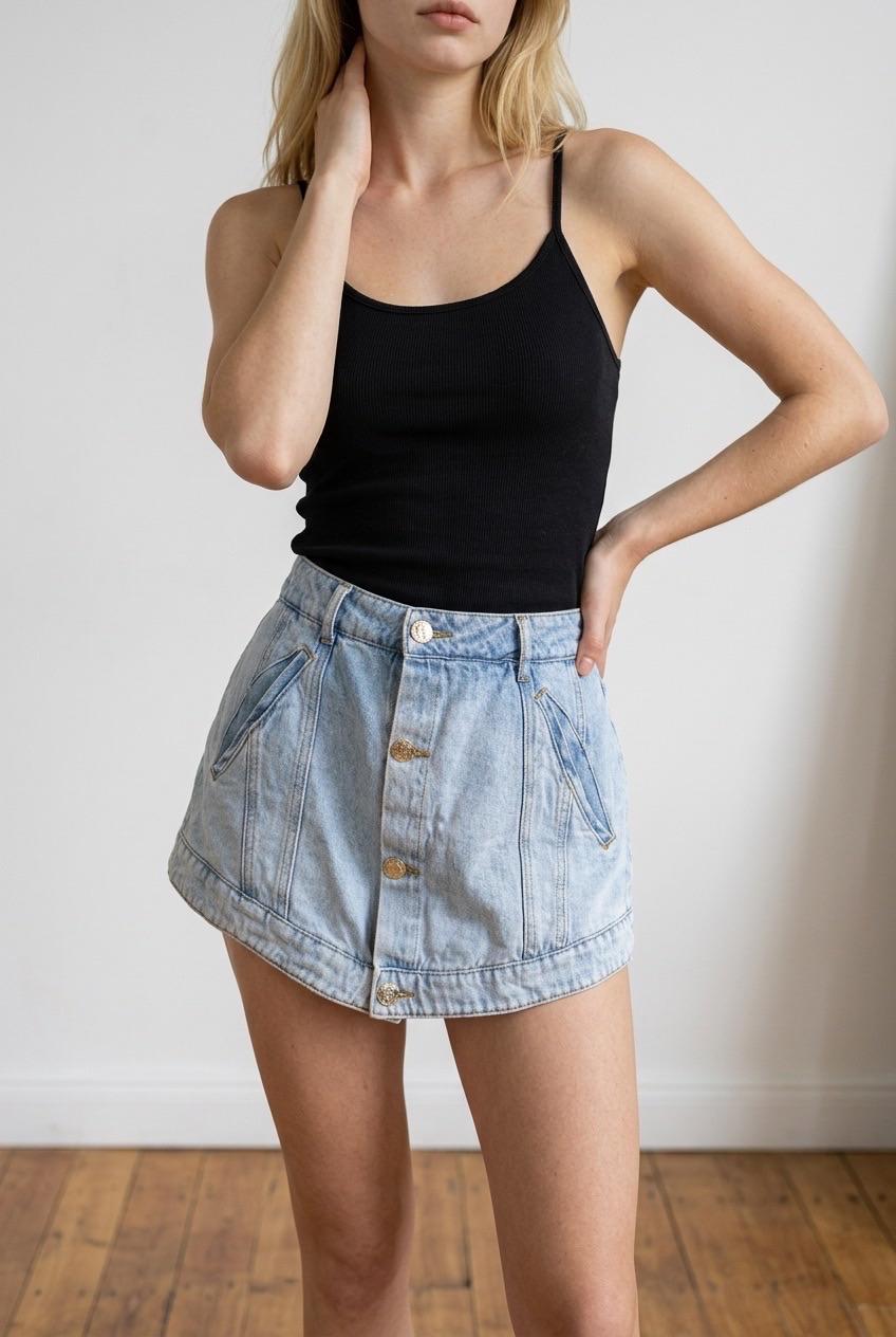 חצאית ג'ינס Alexander Wang עם כפתורים מעוטרים