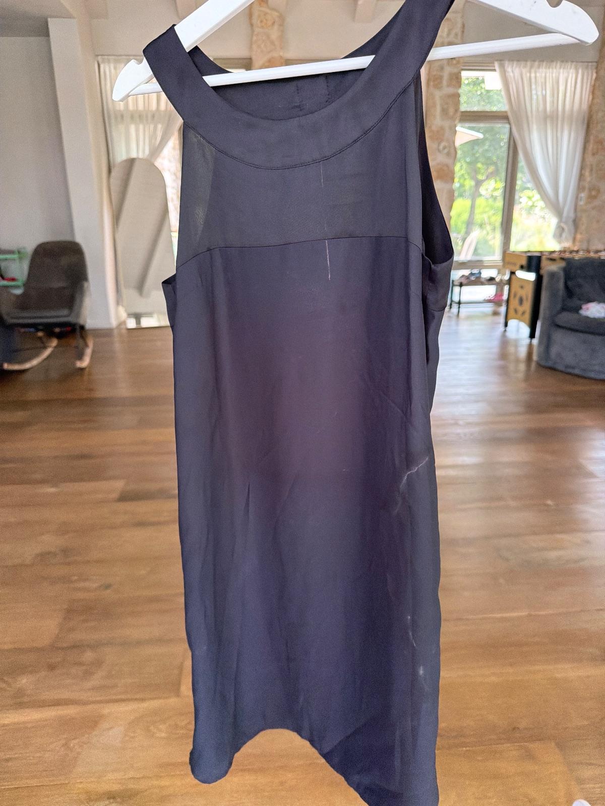 שמלת H&M שחורה ללא שרוולים
