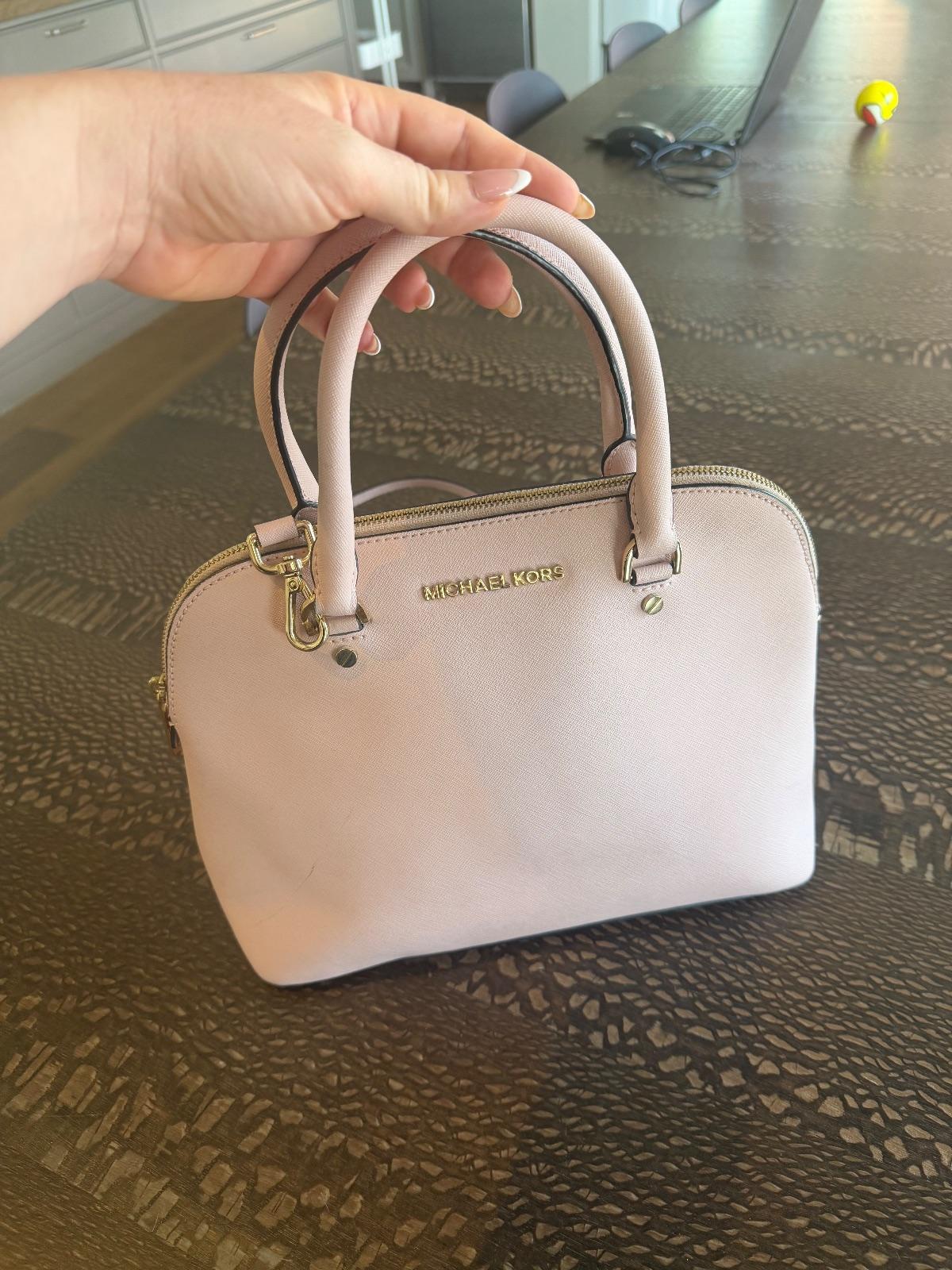 תיק יד Michael Kors בצבע ורוד בהיר