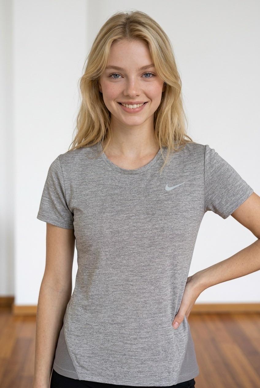 חולצת ספורט Nike Dri-Fit אפורה