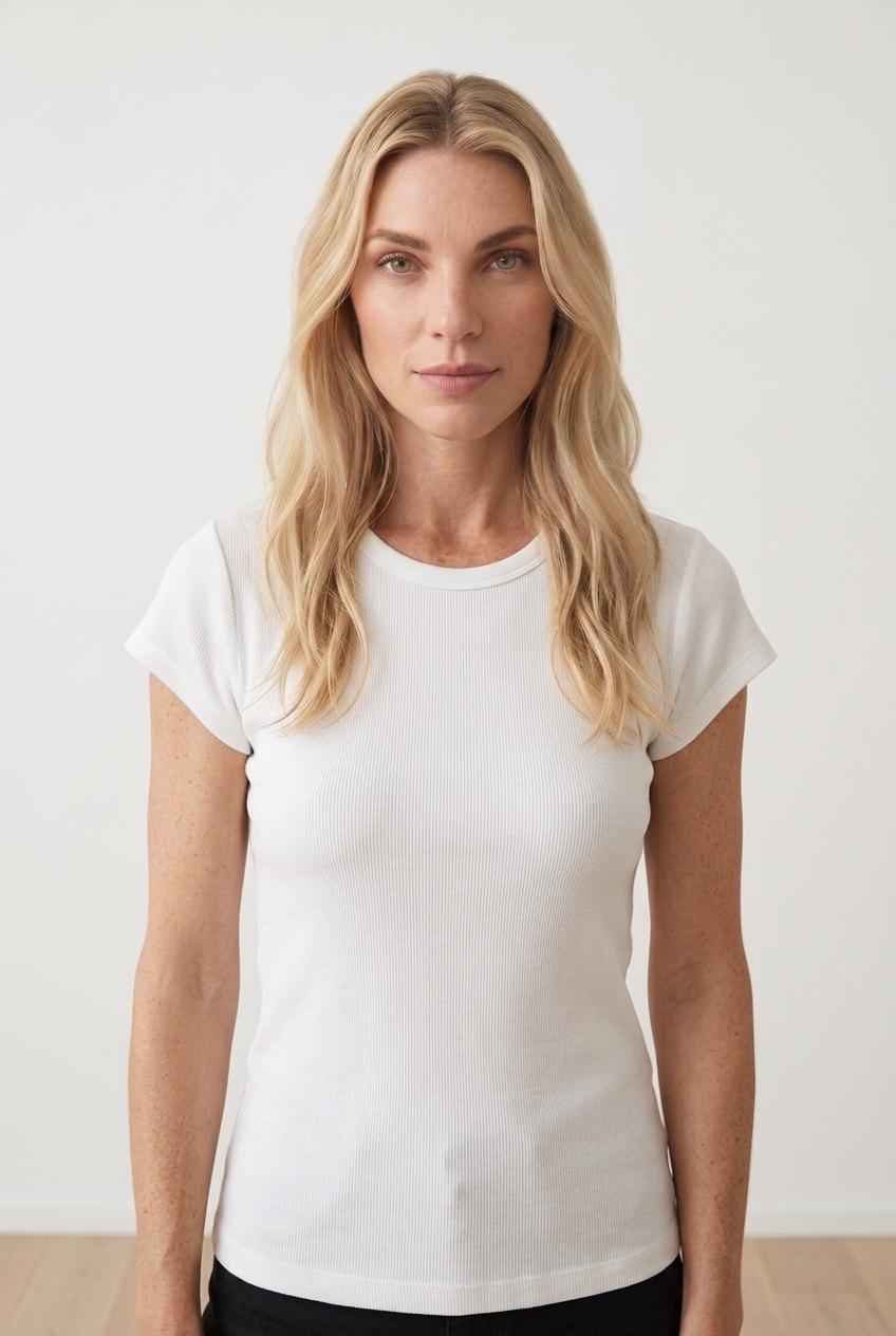חולצת טי לבנה Zara