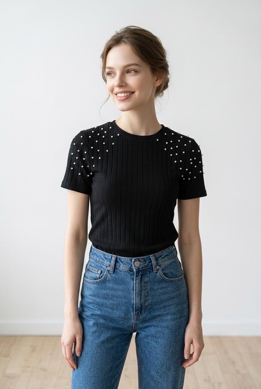 חולצת Pull & Bear שחורה עם פנינים
