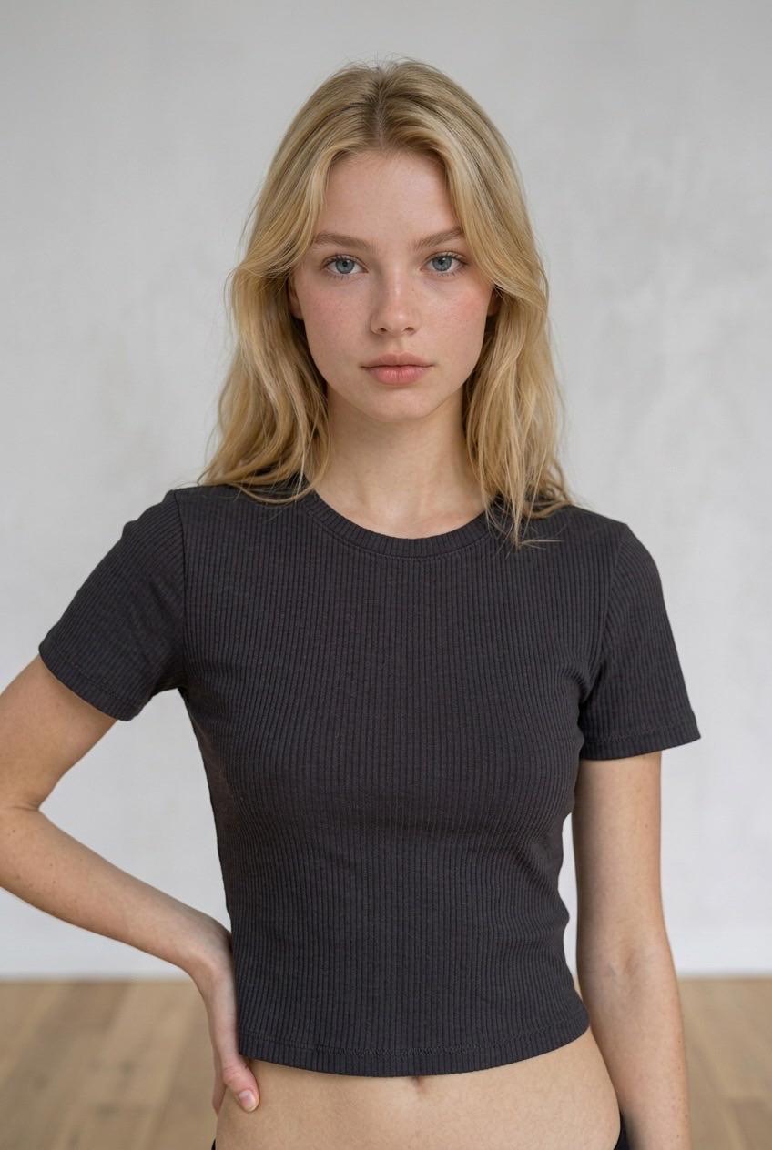 חולצת Zara קצרה בצבע חום