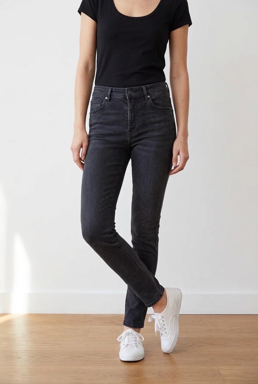 ג'ינס כחול כהה קלאסי