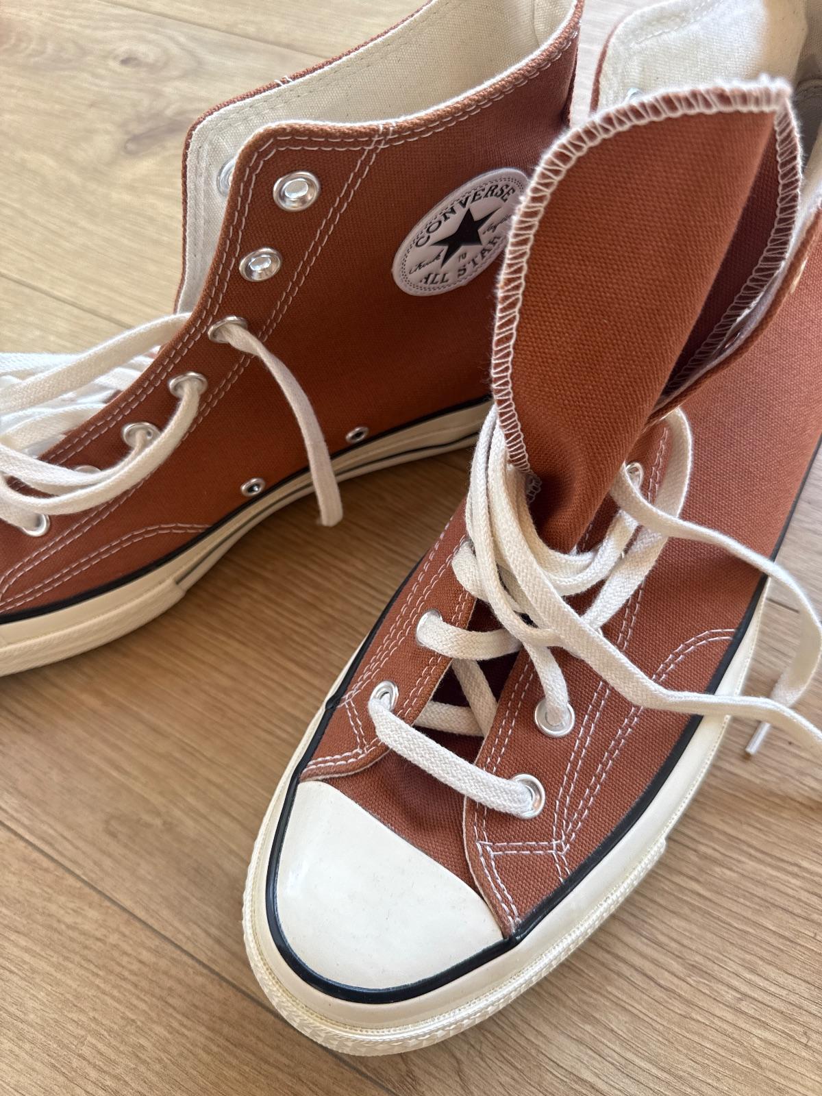 נעלי Converse Chuck Taylor גבוהות בצבע חום חדשות לא ננעלו מעולם 
