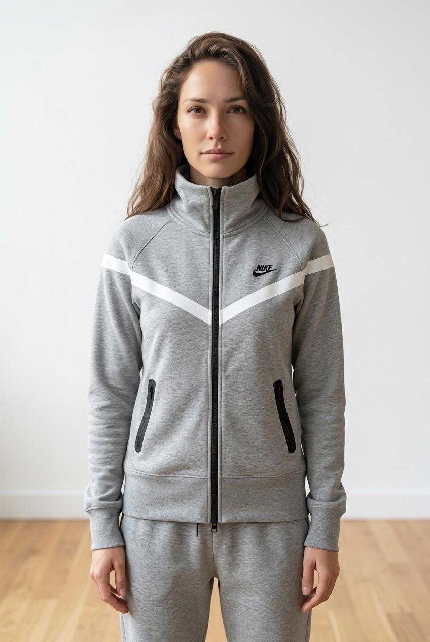 ז'קט ספורט Nike עם פס לבן
